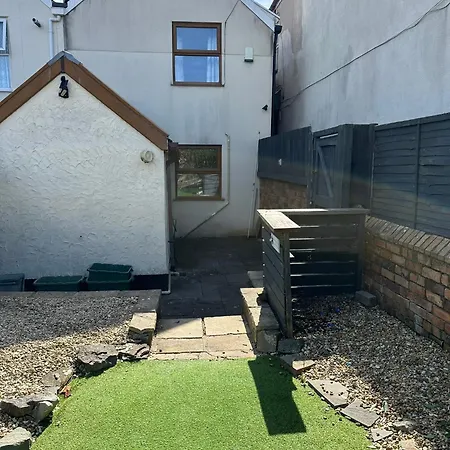 Furnished Comfort 2bed In Bristol