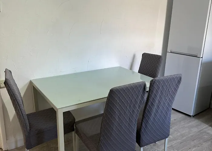 度假居 Furnished Comfort 2bed In 布里斯托