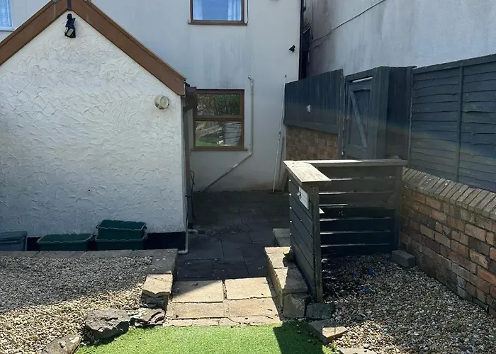 Furnished Comfort 2bed In Bristol